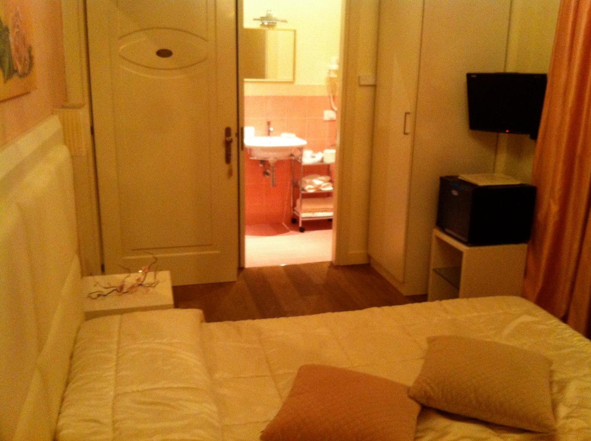 Oro Rosso Hotel Ristorante Montefalco Bagian luar foto