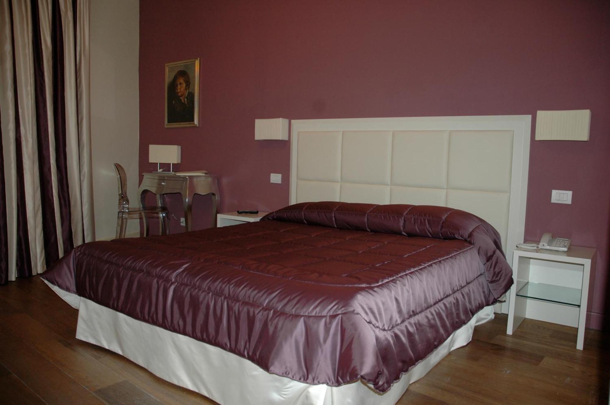 Oro Rosso Hotel Ristorante Montefalco Bagian luar foto
