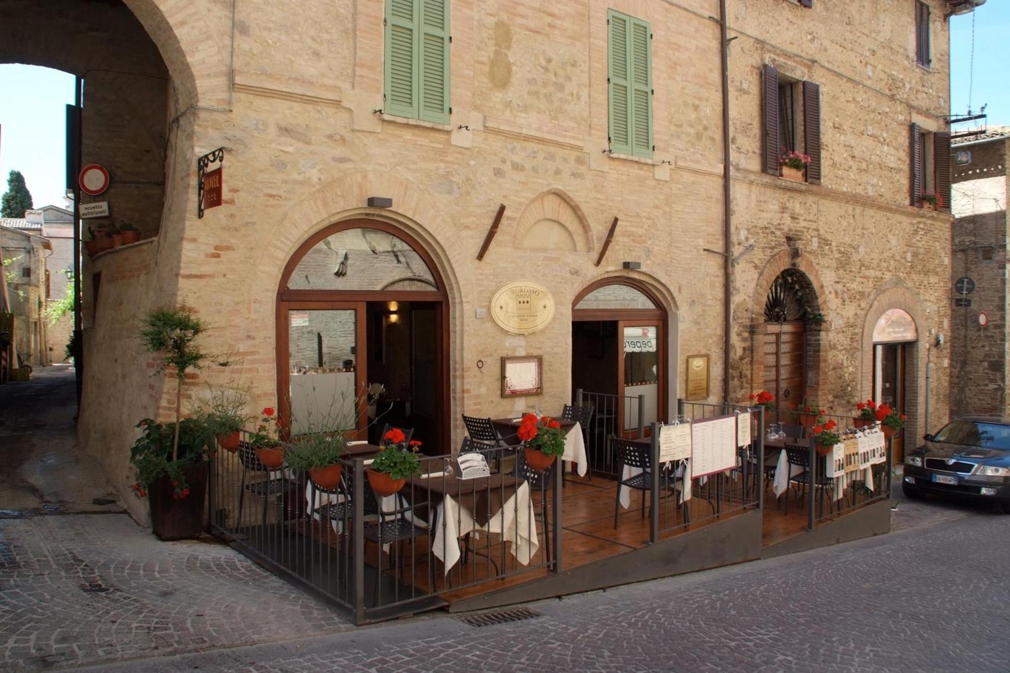 Oro Rosso Hotel Ristorante Montefalco Bagian luar foto